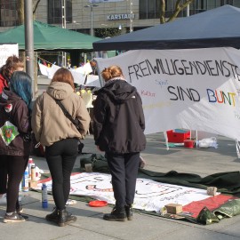 Infostand Freiwilligendienste zur Landesaktionswoche in Dresden